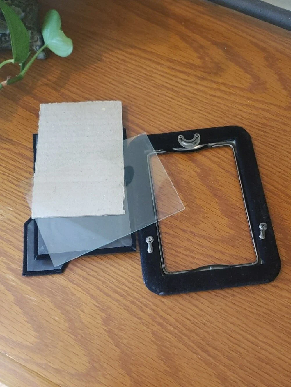 Vtg Ornate Metallic Picture Frame in Silver - Holds 3.5x5 Photo